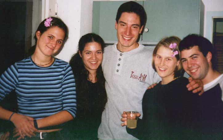 von links nach rechts: Micha, Julia, Alex, Johanna und Manu